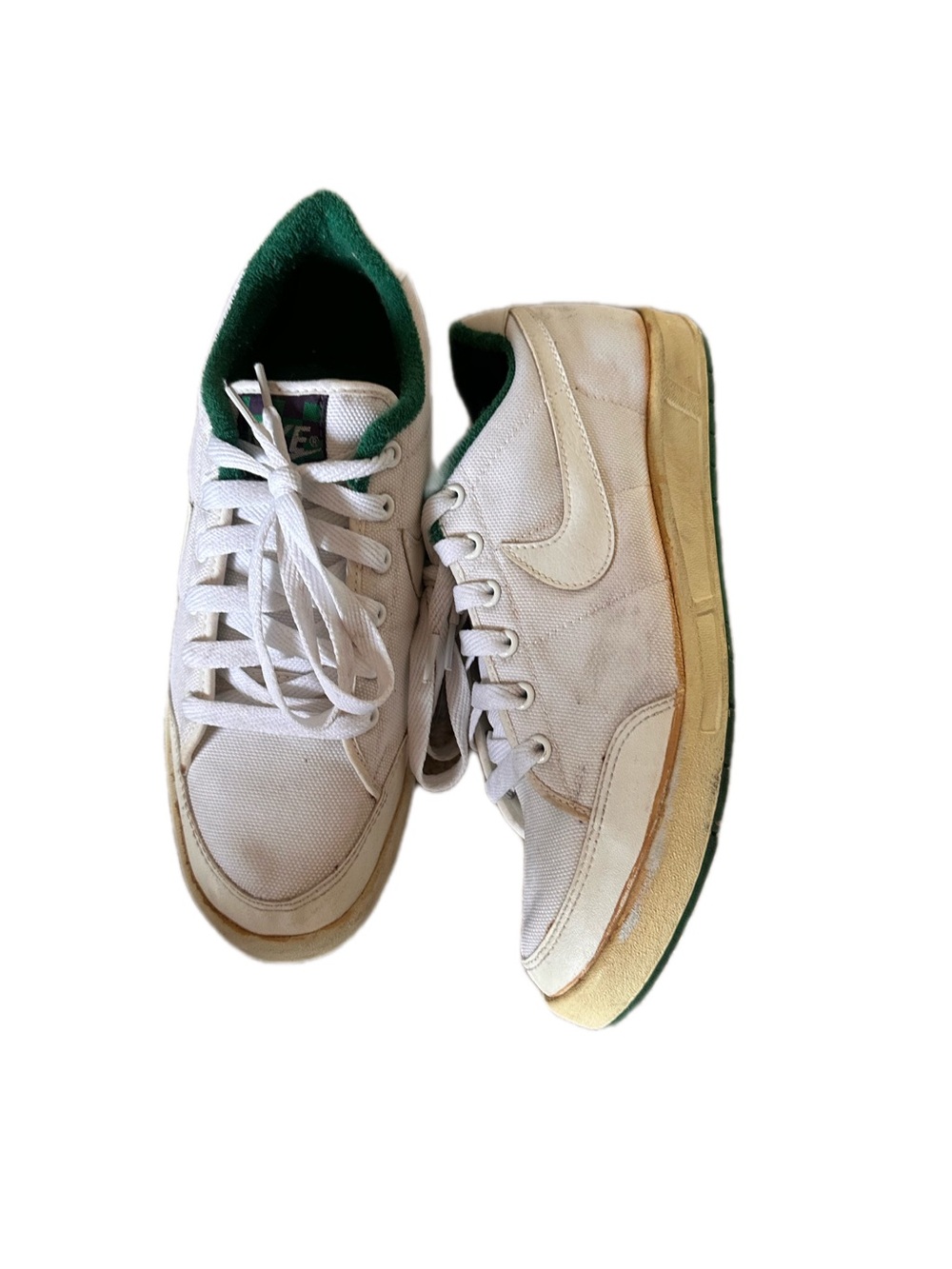 True vintage nike golf shoes from the 1980s